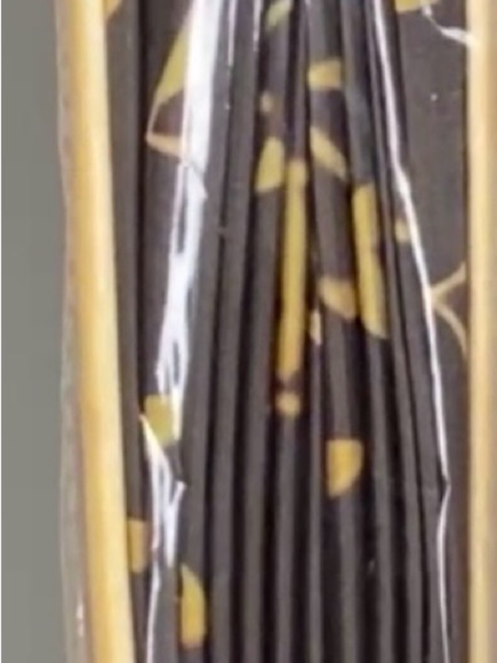 4 Designer Like Hand Fans - Picture 2 of 3